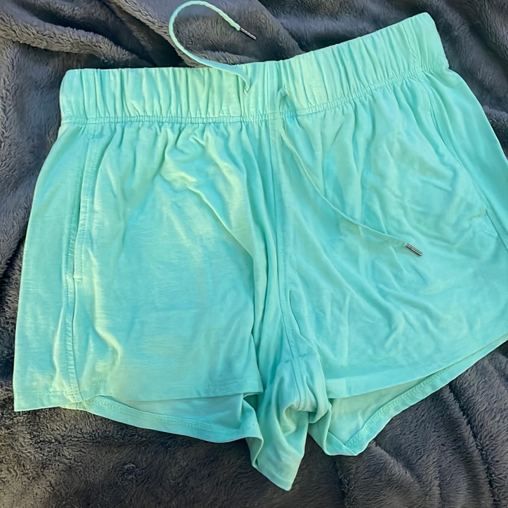 Athletic comfy shorts